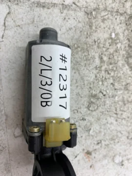 MERCEDES W168 SILNICZEK SZYBY PRAWY PRZÓD 0130821672 - zdjęcie 7