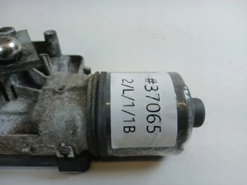 AUDI A3 8P MECHANIZM WYCIERACZKI PRZÓD 8P1955119A - zdjęcie 6