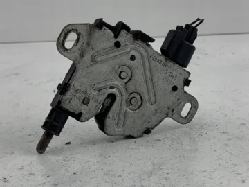 FORD FOCUS MK2 ZAMEK MASKI POKRYWY SILNIKA 3M5116700AB - zdjęcie 2