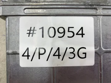 AUDI A4 B5 1.6 STEROWNIK SILNIKA 8D0907557C - zdjęcie 5