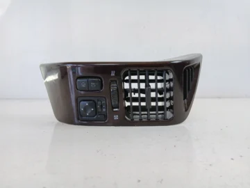 MITSUBISHI PAJERO III KRATKA NAWIEWU LEWA PANEL LUSTEREK