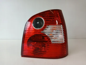 VW POLO 9N LAMPA PRAWA TYŁ