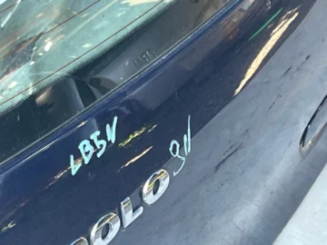 VW POLO 9N KLAPA BAGAŻNIKA LB5N - zdjęcie 5
