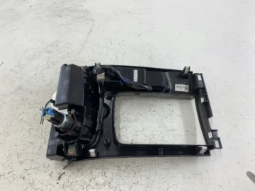 MAZDA 6 GG KONSOLA LEWARKA ZMIANY BIEGÓW POPIELNICZKA PILOT NTR1160-010010 - zdjęcie 3