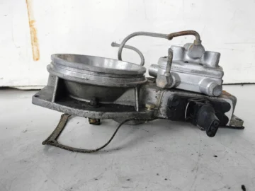AUDI 80 B3 1.8 ROZDZIELACZ PALIWA 026133353 BOSCH