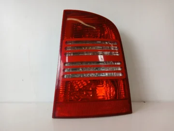 SKODA OCTAVIA I KOMBI LAMPA PRAWA TYŁ 1U9945096B