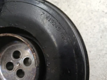 BMW F10 F11 F20 F30 2.0 D B47 KOŁO PASOWE 7619245 - zdjęcie 3