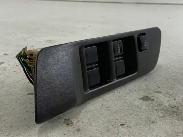 NISSAN PRIMERA P11 PANEL SZYB LEWY PRZÓD