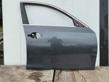 BMW E60 E61 DRZWI PRAWY PRZÓD PLATINGRAU