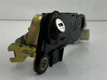 VW PASSAT B5 LIFT ZAMEK SIŁOWNIK KLAPY BAGAŻNIKA 3B5827061C 3B9827297A