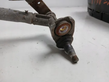 VW GOLF IV MECHANIZM WYCIERACZKI PRZÓD - zdjęcie 3