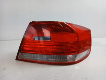 BMW E92 COUPE LAMPA PRAWA TYŁ W BŁOTNIK 7174404 UK PRZEDLIFT