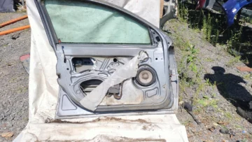 OPEL VECTRA C DRZWI LEWY PRZÓD SREBRNE - zdjęcie 2
