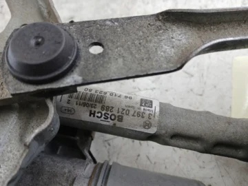 MECHANIZM WYCIERACZKI PRZÓD PRAWY PEUGEOT 5008 I 1397220577 09-17 - zdjęcie 6
