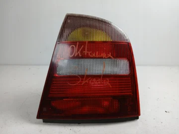 SKODA OCTAVIA I HB LAMPA PRAWA TYŁ