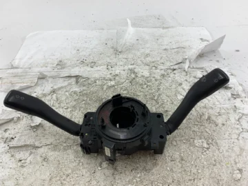AUDI A3 8L VW GOLF IV PRZEŁĄCZNIK ZESPOLONY 8L0953513
