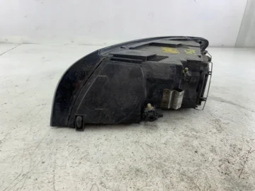 VOLVO V50 II LAMPA PRAWA PRZÓD 30698886 - zdjęcie 5