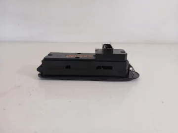 MITSUBISHI CARISMA PANEL SZYB LEWY PRZÓD - zdjęcie 2