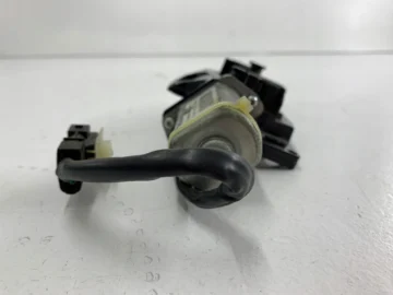 BMW E65 LIFT ZAMEK DOCIĄG SIŁOWNIK KLAPY BAGAŻNIKA 7014872 - zdjęcie 6