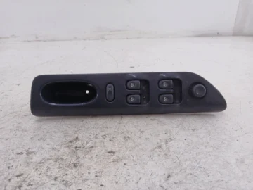 RENAULT LAGUNA I PANEL SZYB LEWY PRZÓD 7701699599
