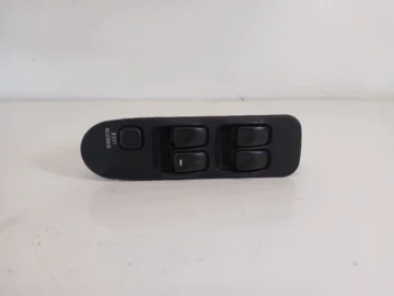 MITSUBISHI CARISMA PANEL SZYB LEWY PRZÓD
