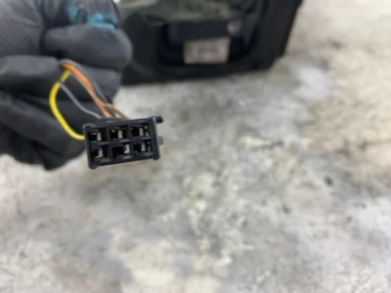 TOYOTA YARIS I LIFT LUSTERKO PRAWE 855 5 PIN - zdjęcie 6