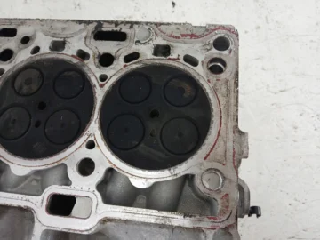 BMW F10 F11 F20 F30 2.0 D GŁOWICA SILNIKA B47 - zdjęcie 3