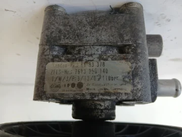 VOLVO V40 S40 I 1.8 POMPA WSPOMAGANIA 8683378 - zdjęcie 3