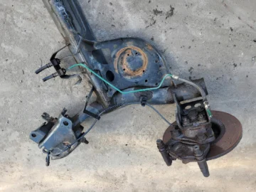 RENAULT CLIO III BELKA ZAWIESZENIA TYŁ 3D HB - zdjęcie 2