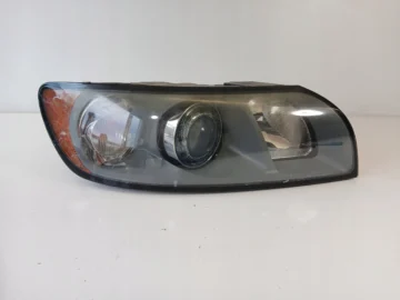 VOLVO V50 I S40 II LAMPA PRAWA PRZÓD XENON 30698890