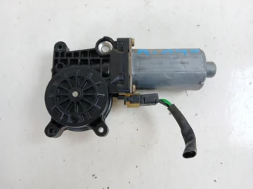 MERCEDES W168 SILNICZEK SZYBY PRAWY PRZÓD 0130821672