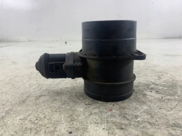 AUDI A4 B7 2.0 TDI PRZEPŁYWOMIERZ 074906461B - zdjęcie 3