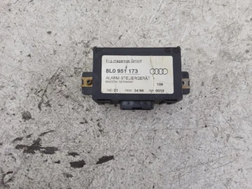 AUDI A3 8L A8 D2 MODUŁ STEROWNIK ALARMU 8L0951173 - zdjęcie 2