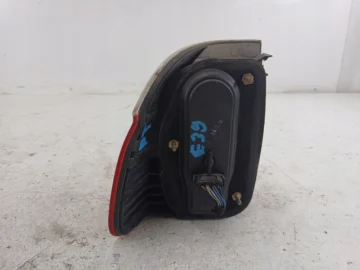 BMW E39 KOMBI LIFT LAMPA PRAWA TYŁ BŁOTNIK - zdjęcie 4