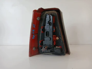 VW GOLF IV KOMBI LAMPA PRAWA TYŁ - zdjęcie 3