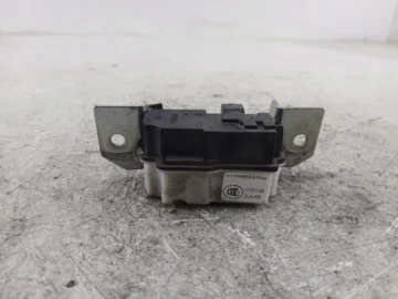 MERCEDES W169 ZAMEK KLAPY BAGAŻNIKA - zdjęcie 3