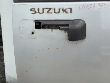 SUZUKI GRAND VITARA I KLAPA BAGAŻNIKA 3D SREBRNA - zdjęcie 7