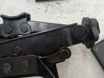 RENAULT CLIO II WKŁAD KOŁA ZAPASOWEGO PODNOŚNIK UCHO KLUCZ - zdjęcie 4