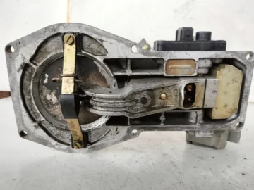 AUDI 80 B3 1.8 ROZDZIELACZ PALIWA 026133353 BOSCH - zdjęcie 4