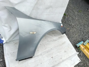 BMW E60 E61 BŁOTNIK PRAWY SILBERGRAU METALLIC A08 - zdjęcie 4